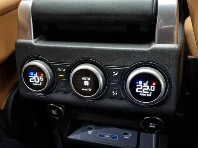 Белый Ленд Ровер Дискавери, объемом двигателя 3 л и пробегом 75 тыс. км за 28000 $, фото 12 на Automoto.ua