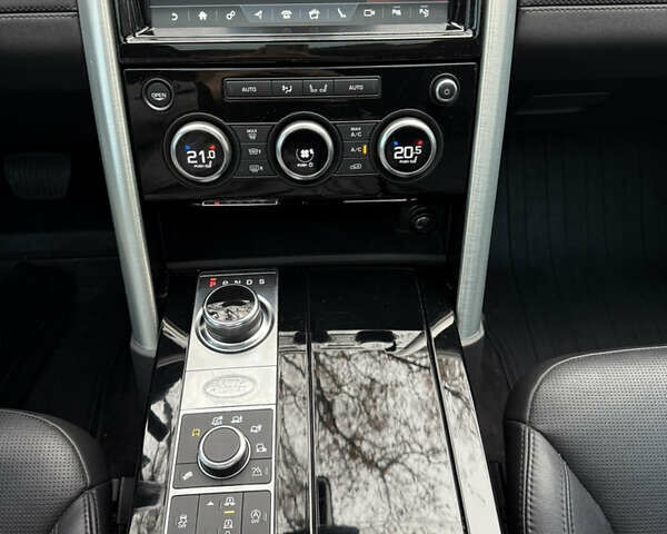 Белый Ленд Ровер Дискавери, объемом двигателя 3 л и пробегом 87 тыс. км за 35000 $, фото 6 на Automoto.ua