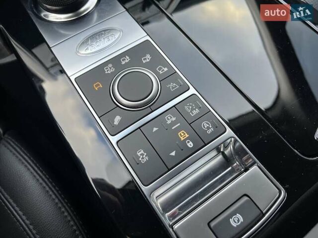 Білий Ленд Ровер Діскавері, об'ємом двигуна 2.99 л та пробігом 155 тис. км за 36000 $, фото 20 на Automoto.ua