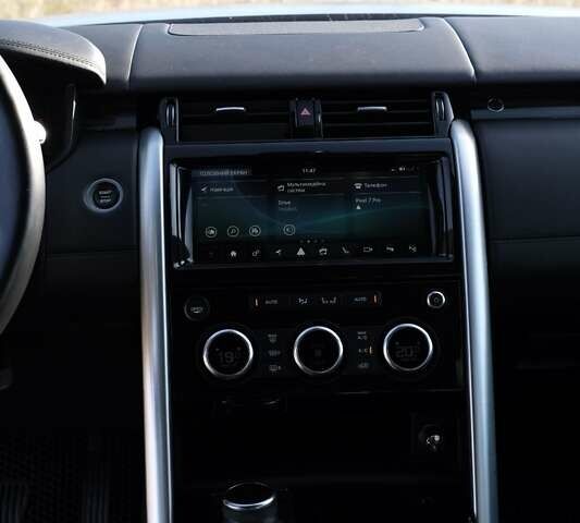 Білий Ленд Ровер Діскавері, об'ємом двигуна 3 л та пробігом 156 тис. км за 33000 $, фото 24 на Automoto.ua