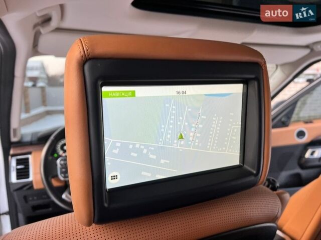 Білий Ленд Ровер Діскавері, об'ємом двигуна 3 л та пробігом 114 тис. км за 35900 $, фото 65 на Automoto.ua
