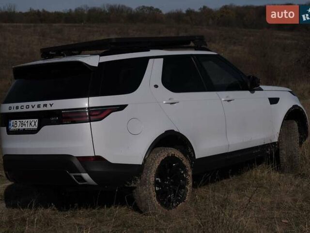 Білий Ленд Ровер Діскавері, об'ємом двигуна 3 л та пробігом 156 тис. км за 33000 $, фото 38 на Automoto.ua