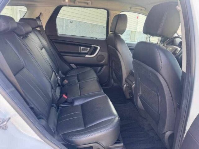 Білий Ленд Ровер Діскавері, об'ємом двигуна 2 л та пробігом 76 тис. км за 9900 $, фото 18 на Automoto.ua