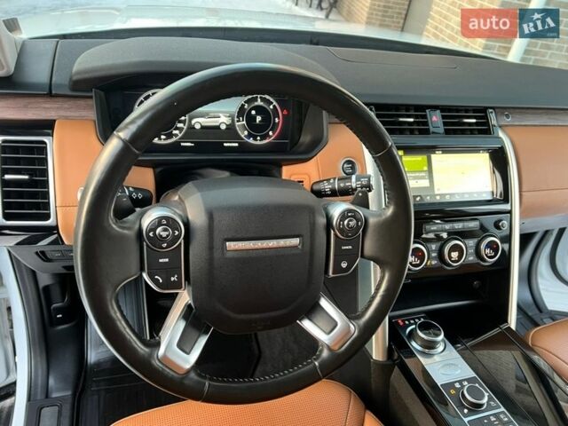 Білий Ленд Ровер Діскавері, об'ємом двигуна 3 л та пробігом 114 тис. км за 35900 $, фото 58 на Automoto.ua