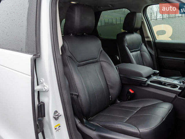 Белый Ленд Ровер Дискавери, объемом двигателя 2 л и пробегом 115 тыс. км за 35555 $, фото 33 на Automoto.ua