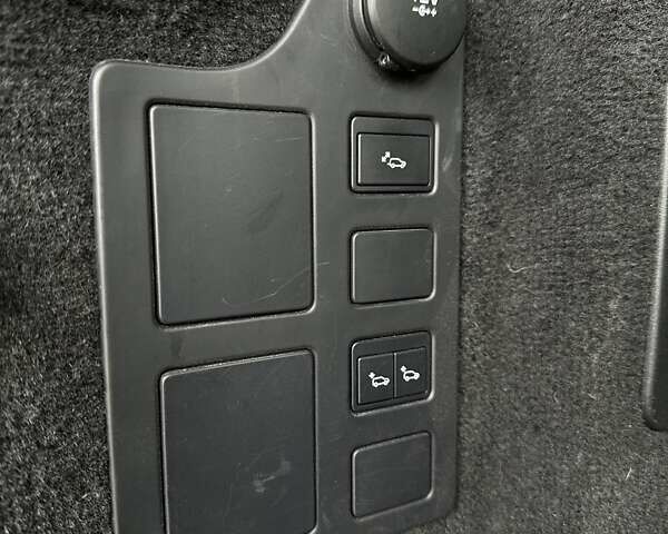 Ленд Ровер Діскавері 2018 у Буче на Automoto.ua Білий Ленд Ровер Діскавері, об'ємом двигуна 3 л та пробігом 155 тис. км за 26999 $, фото 19 на Automoto.ua