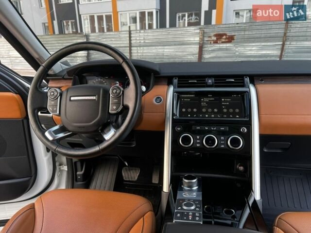 Белый Ленд Ровер Дискавери, объемом двигателя 3 л и пробегом 114 тыс. км за 34900 $, фото 46 на Automoto.ua