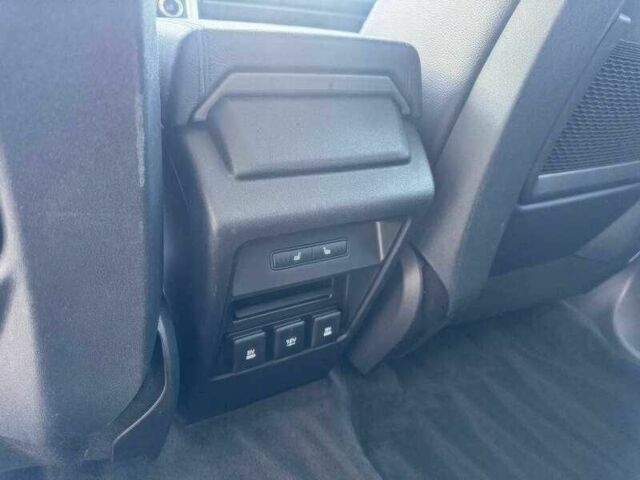 Білий Ленд Ровер Діскавері, об'ємом двигуна 2 л та пробігом 76 тис. км за 9900 $, фото 16 на Automoto.ua