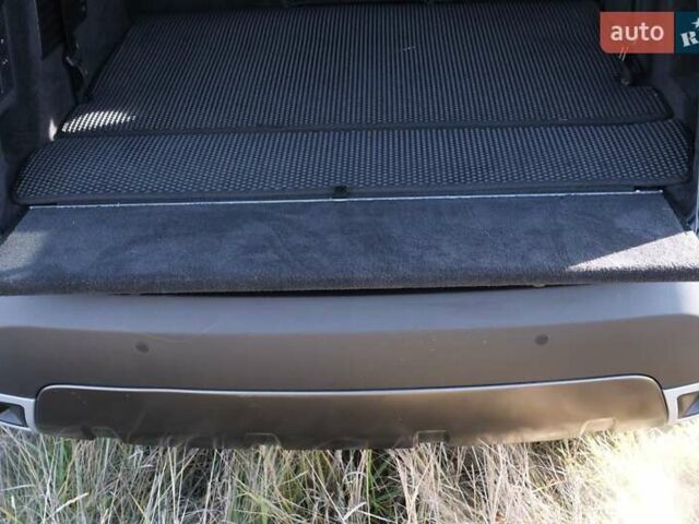 Білий Ленд Ровер Діскавері, об'ємом двигуна 3 л та пробігом 156 тис. км за 33000 $, фото 34 на Automoto.ua