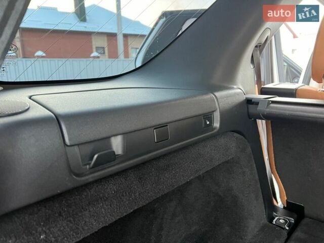 Білий Ленд Ровер Діскавері, об'ємом двигуна 3 л та пробігом 114 тис. км за 35900 $, фото 74 на Automoto.ua