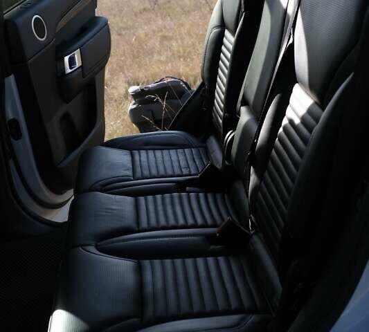 Білий Ленд Ровер Діскавері, об'ємом двигуна 3 л та пробігом 156 тис. км за 33000 $, фото 21 на Automoto.ua