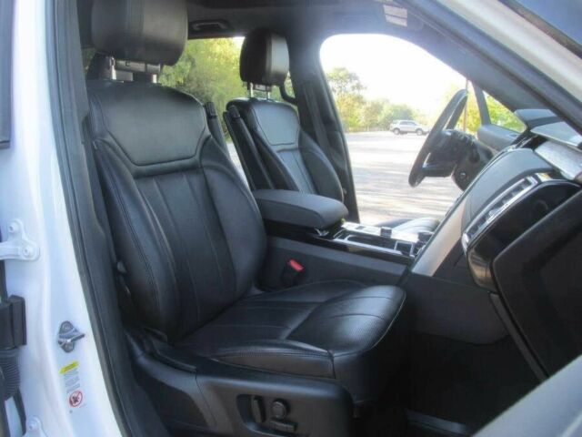 Белый Ленд Ровер Дискавери, объемом двигателя 3 л и пробегом 45 тыс. км за 11000 $, фото 10 на Automoto.ua