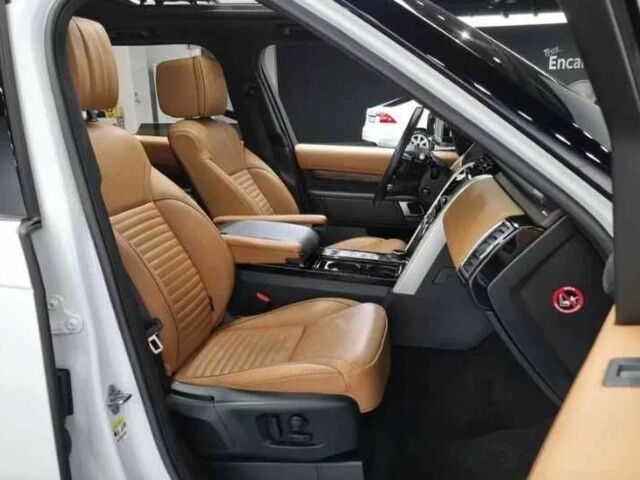 Ленд Ровер Дискавери 2018 в Киеве на Automoto.ua Белый Ленд Ровер Дискавери, объемом двигателя 3 л и пробегом 75 тыс. км за 28000 $, фото 10 на Automoto.ua