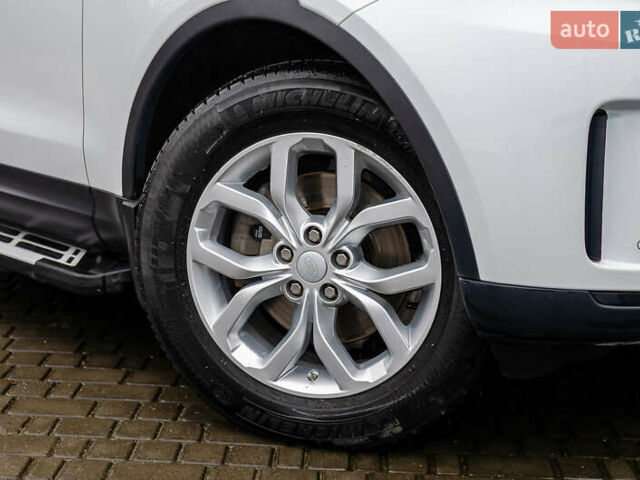 Белый Ленд Ровер Дискавери, объемом двигателя 2 л и пробегом 115 тыс. км за 35555 $, фото 17 на Automoto.ua