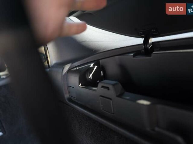 Білий Ленд Ровер Діскавері, об'ємом двигуна 3 л та пробігом 156 тис. км за 33000 $, фото 35 на Automoto.ua