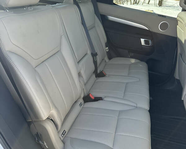 Белый Ленд Ровер Дискавери, объемом двигателя 3 л и пробегом 53 тыс. км за 35800 $, фото 11 на Automoto.ua