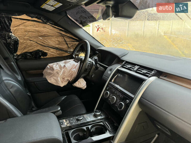 Белый Ленд Ровер Дискавери, объемом двигателя 2.99 л и пробегом 87 тыс. км за 16999 $, фото 3 на Automoto.ua