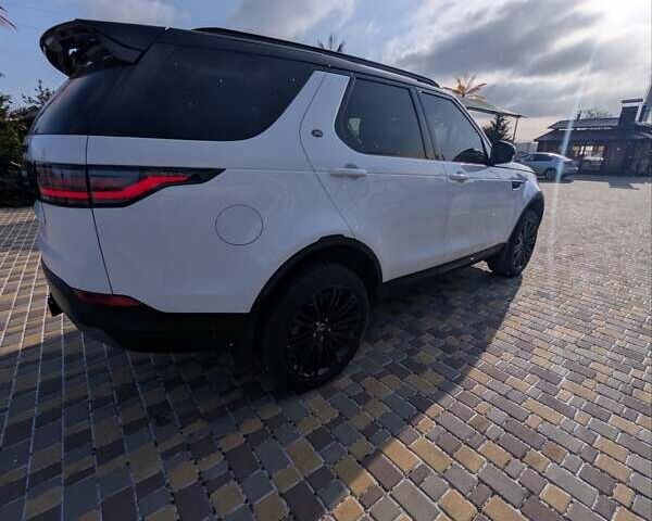 Білий Ленд Ровер Діскавері, об'ємом двигуна 2.99 л та пробігом 99 тис. км за 42500 $, фото 33 на Automoto.ua