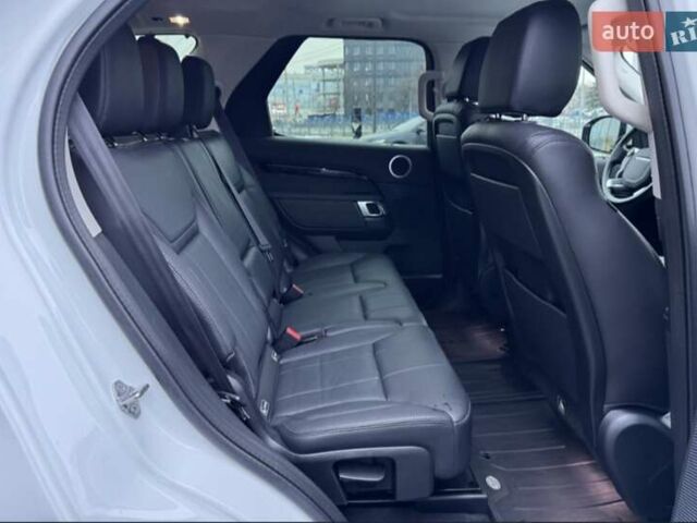 Белый Ленд Ровер Дискавери, объемом двигателя 3 л и пробегом 52 тыс. км за 47500 $, фото 12 на Automoto.ua