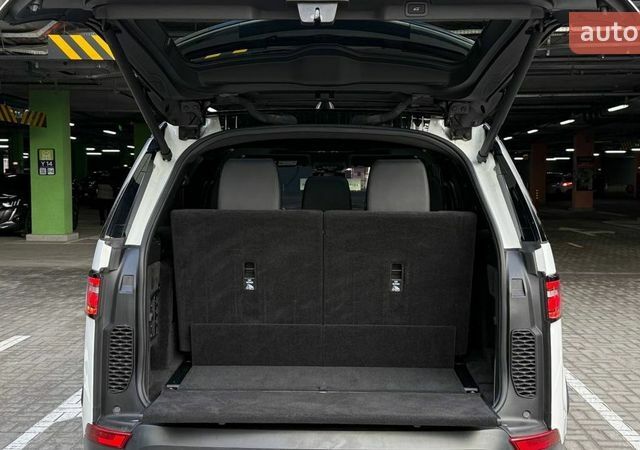 Білий Ленд Ровер Діскавері, об'ємом двигуна 3 л та пробігом 62 тис. км за 42990 $, фото 9 на Automoto.ua