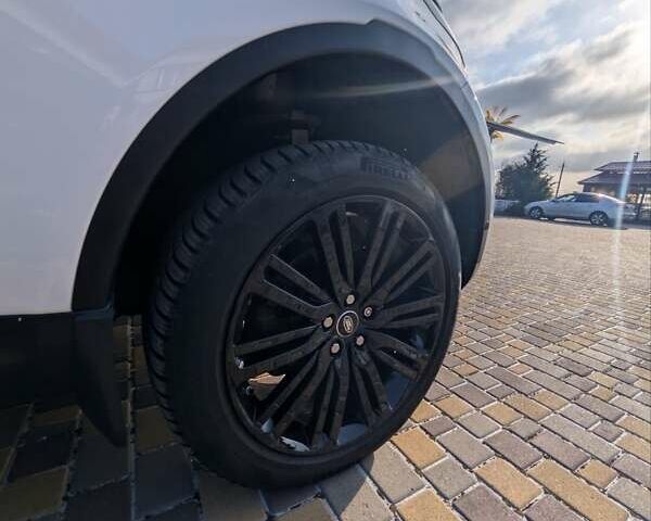 Білий Ленд Ровер Діскавері, об'ємом двигуна 2.99 л та пробігом 99 тис. км за 42500 $, фото 19 на Automoto.ua