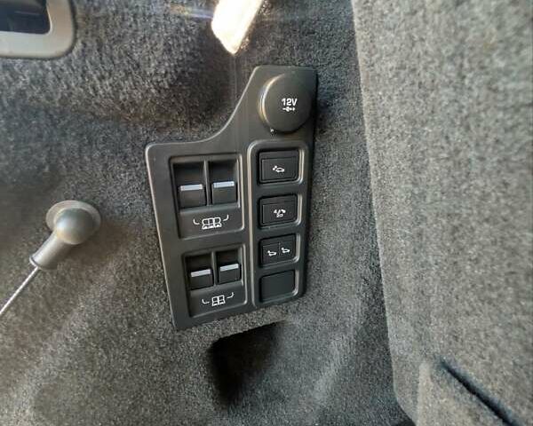 Білий Ленд Ровер Діскавері, об'ємом двигуна 2.99 л та пробігом 99 тис. км за 42500 $, фото 36 на Automoto.ua