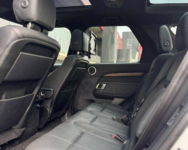 Білий Ленд Ровер Діскавері, об'ємом двигуна 3 л та пробігом 62 тис. км за 47000 $, фото 15 на Automoto.ua