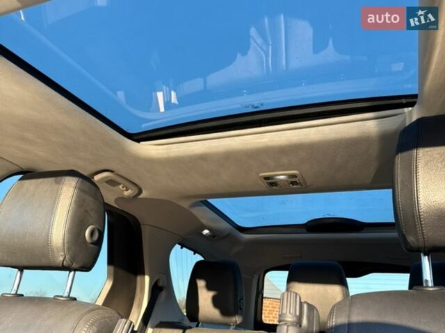 Білий Ленд Ровер Діскавері, об'ємом двигуна 3 л та пробігом 159 тис. км за 24500 $, фото 5 на Automoto.ua