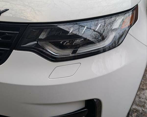 Білий Ленд Ровер Діскавері, об'ємом двигуна 2.99 л та пробігом 99 тис. км за 42500 $, фото 13 на Automoto.ua