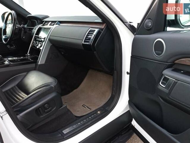 Белый Ленд Ровер Дискавери, объемом двигателя 2.99 л и пробегом 171 тыс. км за 35900 $, фото 18 на Automoto.ua