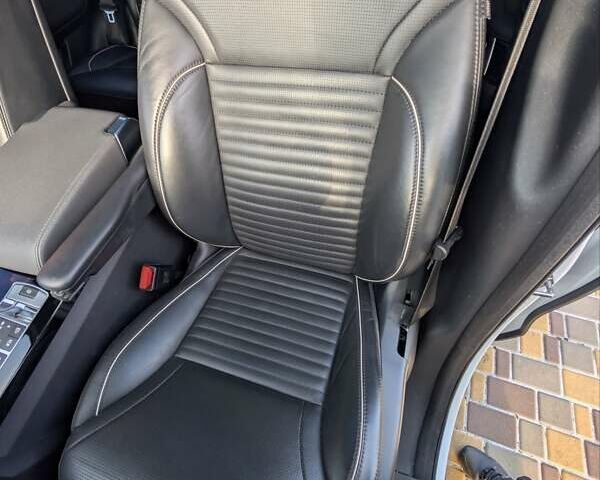 Білий Ленд Ровер Діскавері, об'ємом двигуна 2.99 л та пробігом 99 тис. км за 42500 $, фото 2 на Automoto.ua