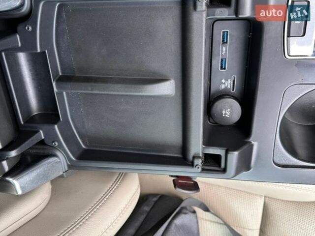 Белый Ленд Ровер Дискавери, объемом двигателя 3 л и пробегом 155 тыс. км за 24900 $, фото 15 на Automoto.ua