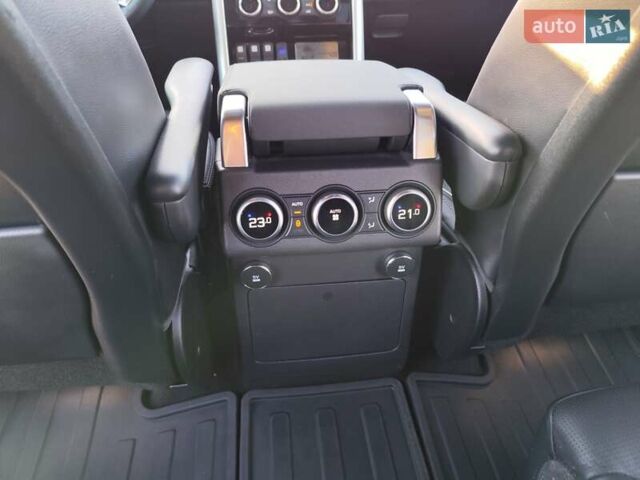 Ленд Ровер Дискавери 2019 в Одессе на Automoto.ua Белый Ленд Ровер Дискавери, объемом двигателя 3 л и пробегом 54 тыс. км за 70000 $, фото 22 на Automoto.ua