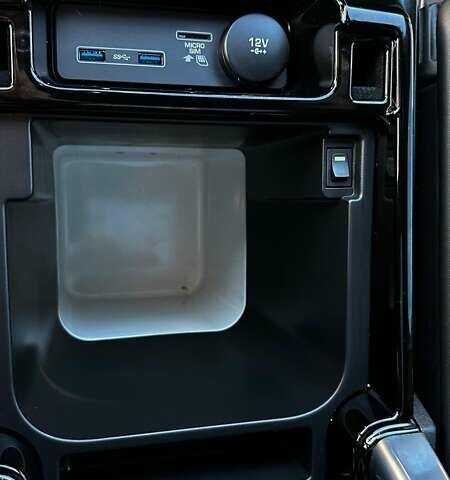 Білий Ленд Ровер Діскавері, об'ємом двигуна 3 л та пробігом 99 тис. км за 44500 $, фото 21 на Automoto.ua