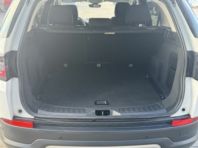 Белый Ленд Ровер Дискавери, объемом двигателя 2 л и пробегом 55 тыс. км за 24000 $, фото 7 на Automoto.ua