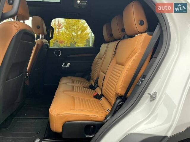 Білий Ленд Ровер Діскавері, об'ємом двигуна 3 л та пробігом 68 тис. км за 45990 $, фото 8 на Automoto.ua