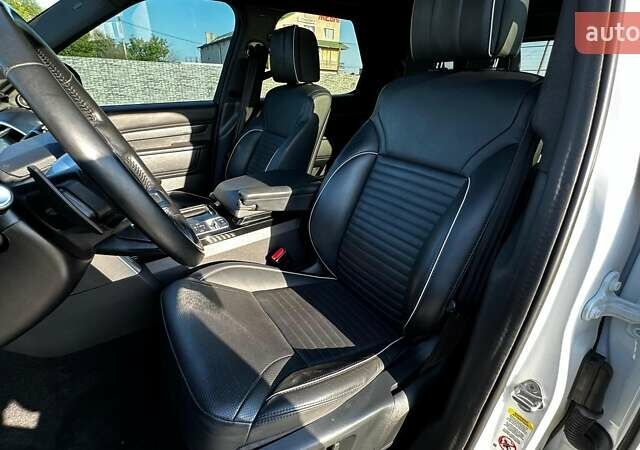 Білий Ленд Ровер Діскавері, об'ємом двигуна 3 л та пробігом 99 тис. км за 44500 $, фото 35 на Automoto.ua