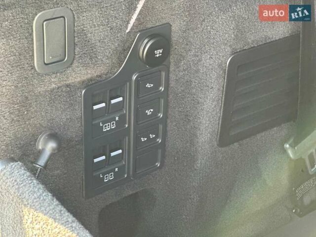 Білий Ленд Ровер Діскавері, об'ємом двигуна 3 л та пробігом 99 тис. км за 44500 $, фото 29 на Automoto.ua