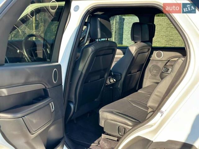 Білий Ленд Ровер Діскавері, об'ємом двигуна 3 л та пробігом 99 тис. км за 44500 $, фото 18 на Automoto.ua