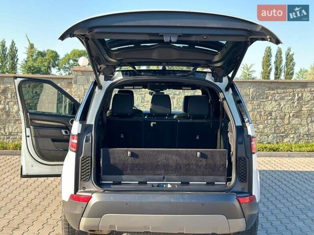 Білий Ленд Ровер Діскавері, об'ємом двигуна 3 л та пробігом 99 тис. км за 44500 $, фото 31 на Automoto.ua