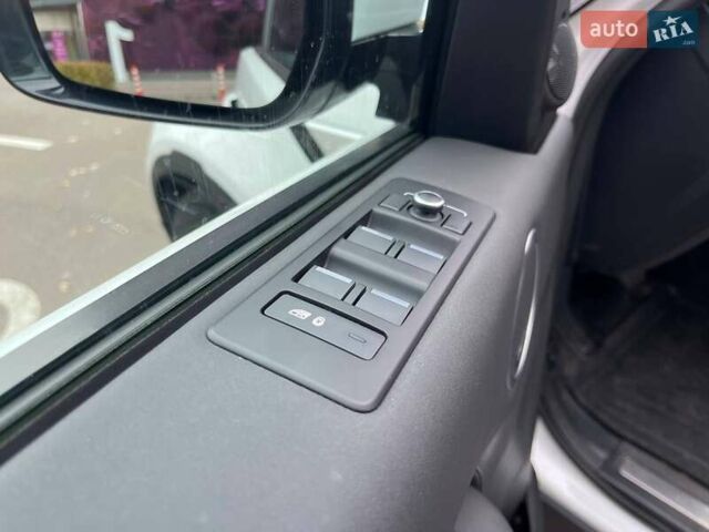 Білий Ленд Ровер Діскавері, об'ємом двигуна 3 л та пробігом 68 тис. км за 45990 $, фото 16 на Automoto.ua