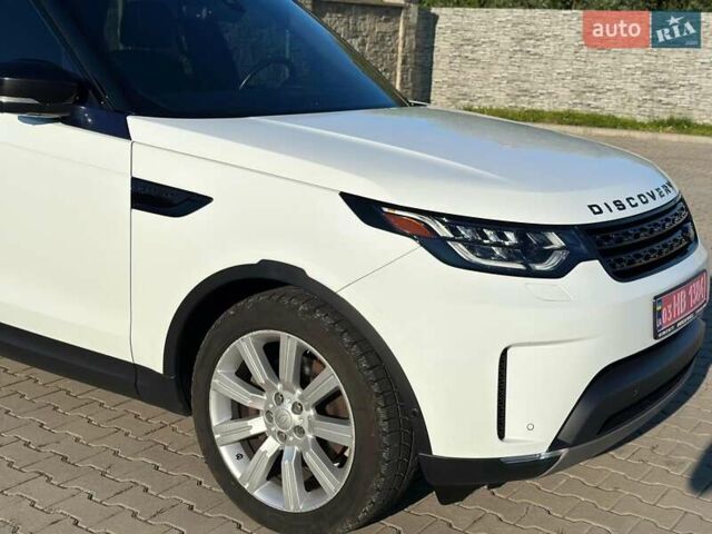 Білий Ленд Ровер Діскавері, об'ємом двигуна 3 л та пробігом 99 тис. км за 44500 $, фото 2 на Automoto.ua