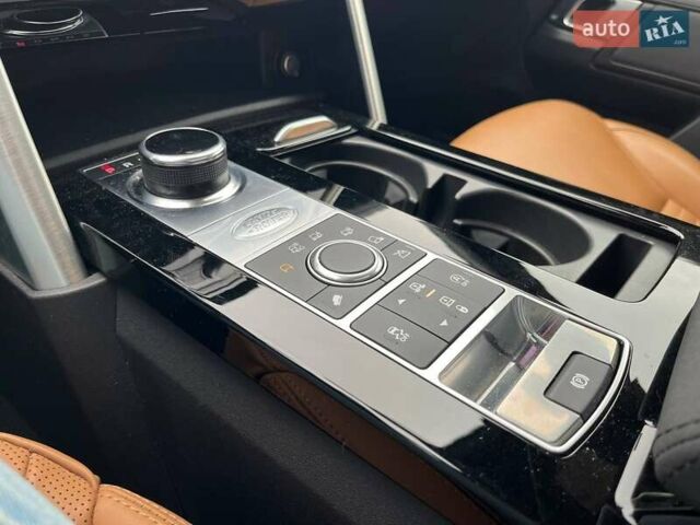 Білий Ленд Ровер Діскавері, об'ємом двигуна 3 л та пробігом 68 тис. км за 45990 $, фото 25 на Automoto.ua