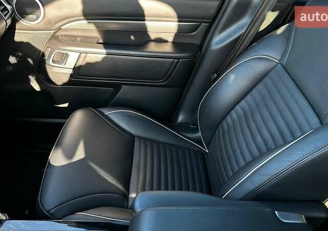 Білий Ленд Ровер Діскавері, об'ємом двигуна 3 л та пробігом 99 тис. км за 39500 $, фото 29 на Automoto.ua