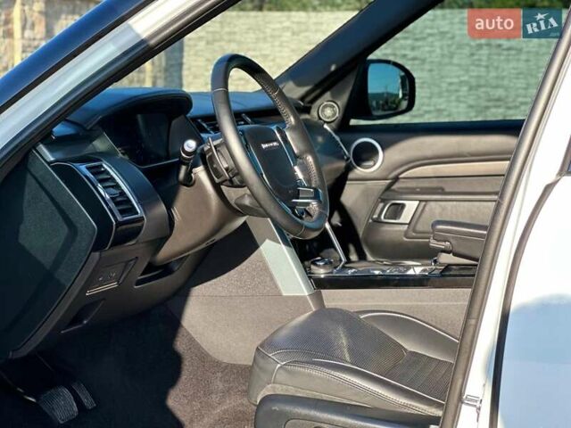 Білий Ленд Ровер Діскавері, об'ємом двигуна 3 л та пробігом 99 тис. км за 44500 $, фото 32 на Automoto.ua