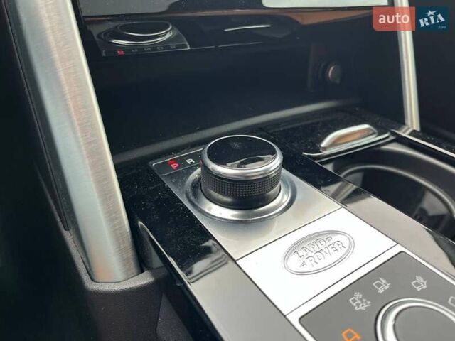 Білий Ленд Ровер Діскавері, об'ємом двигуна 3 л та пробігом 68 тис. км за 45990 $, фото 24 на Automoto.ua