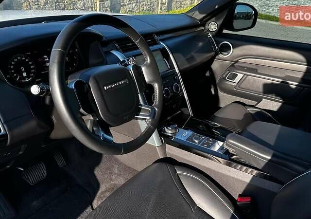 Білий Ленд Ровер Діскавері, об'ємом двигуна 3 л та пробігом 99 тис. км за 44500 $, фото 33 на Automoto.ua