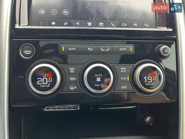 Білий Ленд Ровер Діскавері, об'ємом двигуна 3 л та пробігом 68 тис. км за 45990 $, фото 23 на Automoto.ua