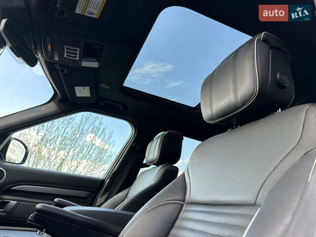 Білий Ленд Ровер Діскавері, об'ємом двигуна 3 л та пробігом 44 тис. км за 59600 $, фото 7 на Automoto.ua