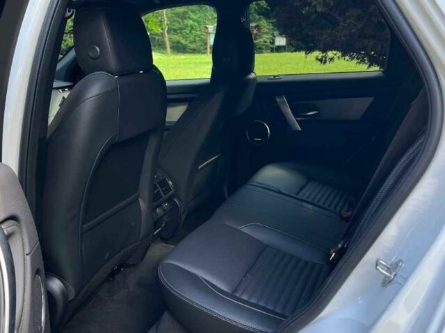 Ленд Ровер Дискавери 2021 в Кропивницком (Кировограде) на Automoto.ua Белый Ленд Ровер Дискавери, объемом двигателя 2 л и пробегом 23 тыс. км за 17600 $, фото 4 на Automoto.ua